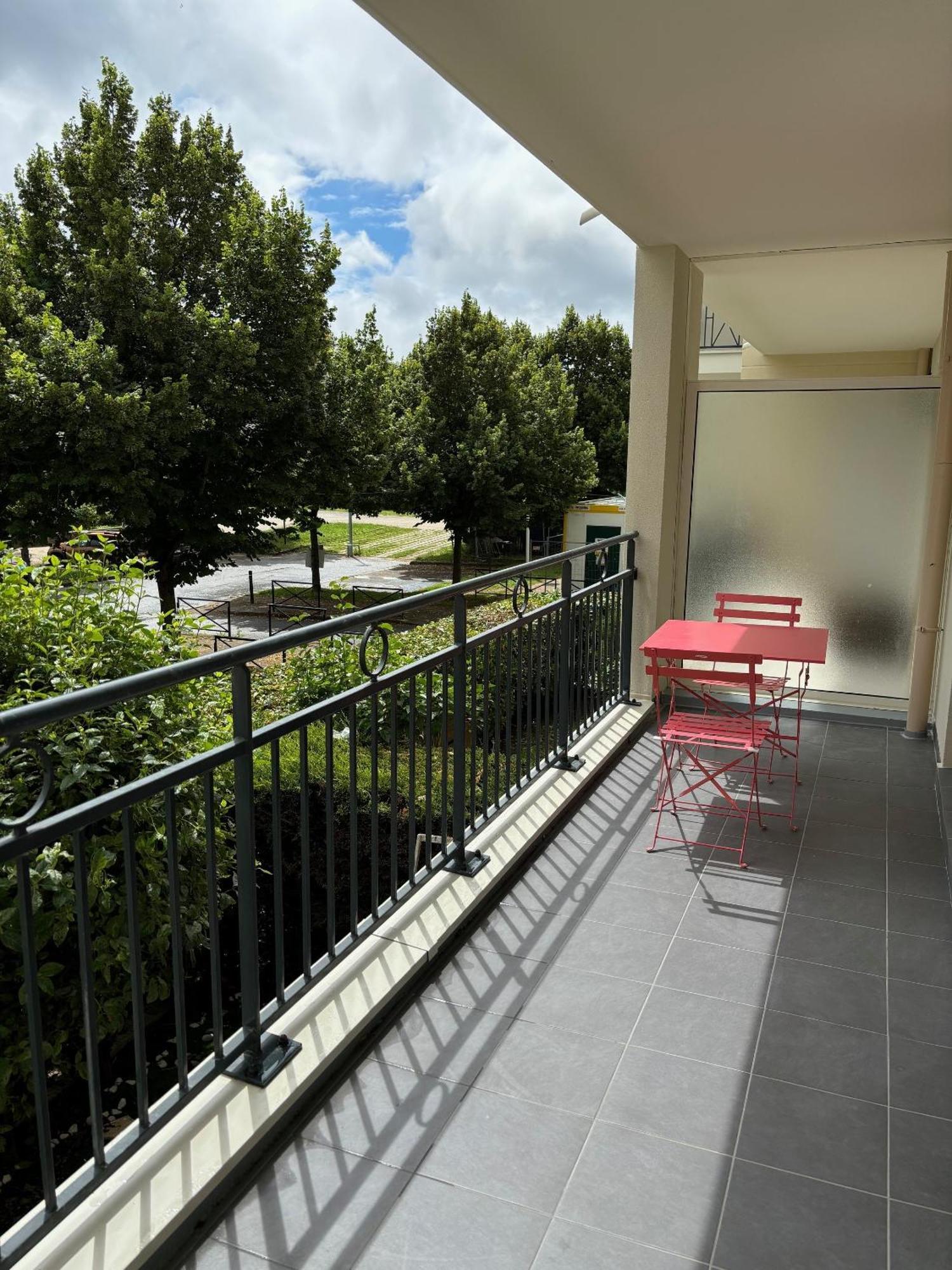 Appartement Castle - 10 Minutes De Disney Bussy-Saint-Georges Exterior photo